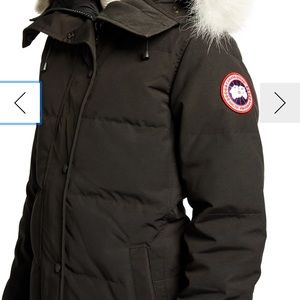 Canadá Goose Shelburne Parka with Fur Hood size medium